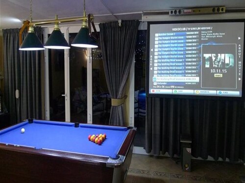 Finca Toredo Large Heated Pool, Hot Tub, Bar Games Room, Gym, Cave, Free Wifi