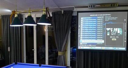 Finca Toredo Large Heated Pool, Hot Tub, Bar Games Room, Gym, Cave, Free Wifi