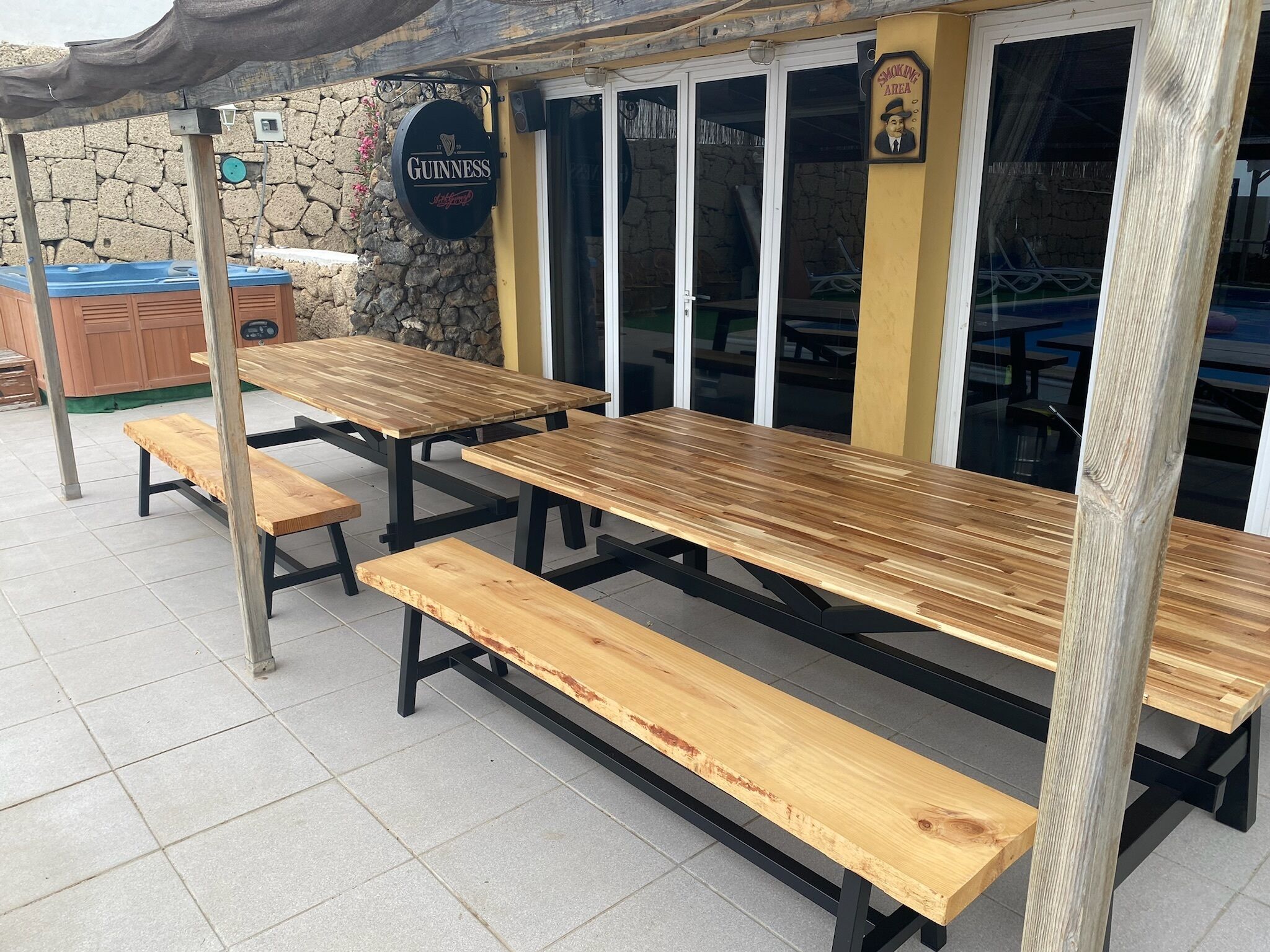 Huvila, 5 makuuhuonetta, esteetön, tupakointi sallittu | Uima-allas | Ulkouima-allas