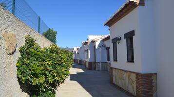 House, 2 Bedrooms, Smoking, Balcony | Property entrance