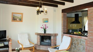 Ferienhaus, 2 Schlafzimmer, Raucher, Balkon | Wohnzimmer | Flachbildfernseher
