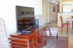Condo, 3 Bedrooms, Ocean View | Living room