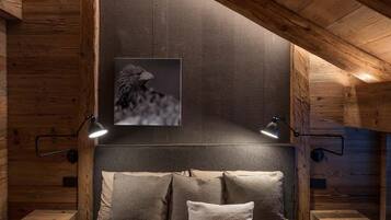 7 bedrooms, desk, soundproofing, iron/ironing board