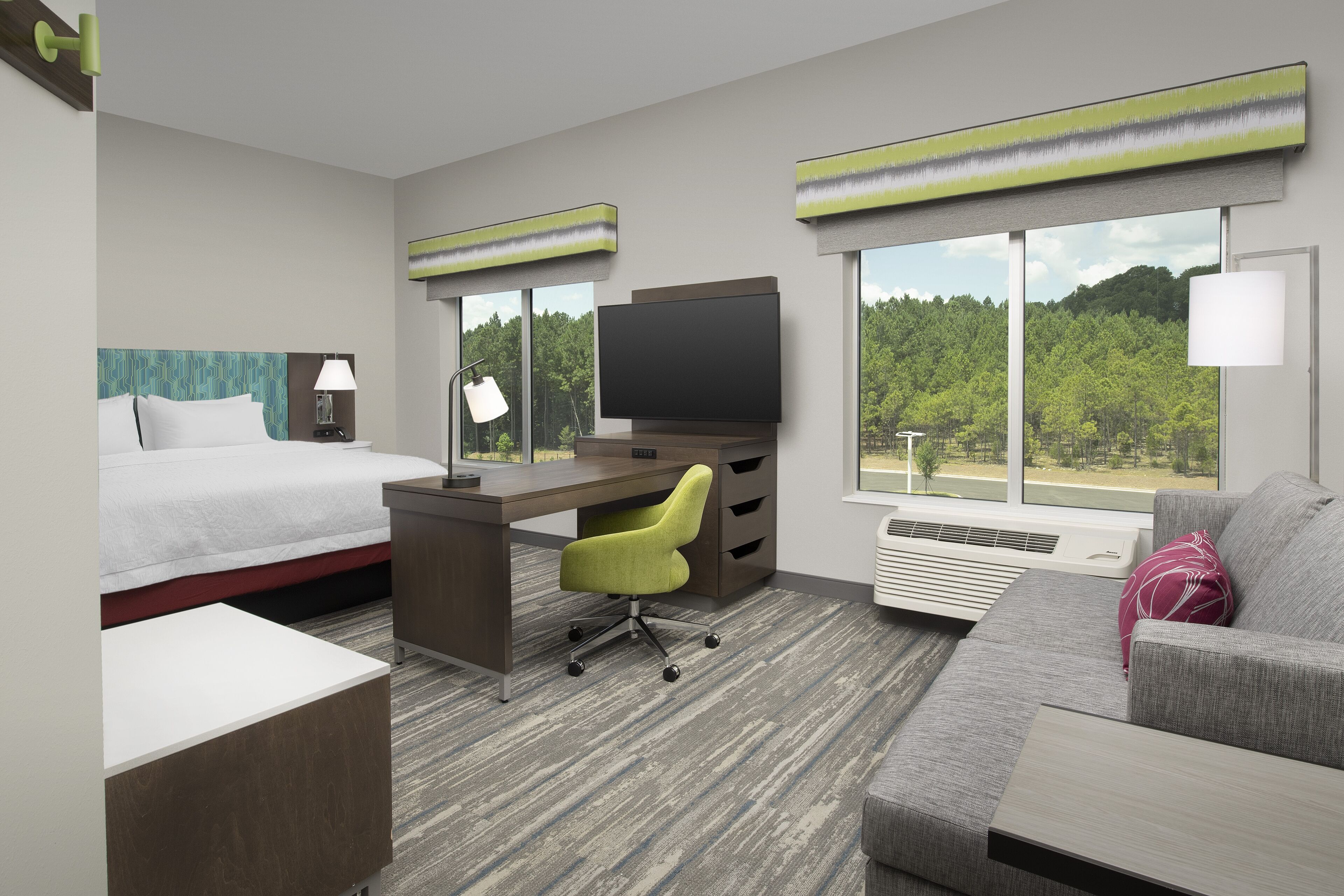 studio, 1 king bed, non smoking, refrigerator & microwave (wet bar) | 1 bedroom, desk, laptop workspace, bed sheets