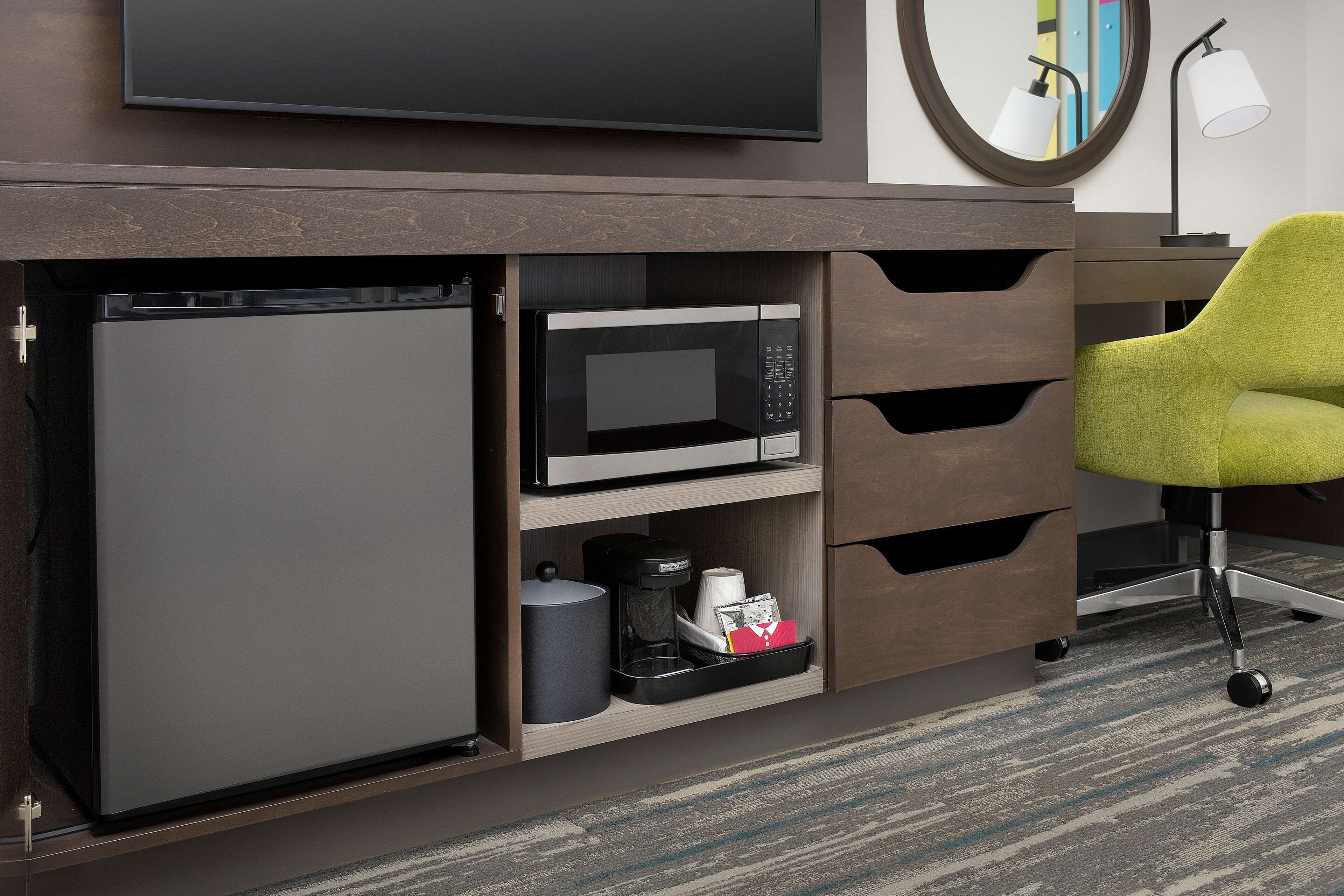 1 bedroom, desk, laptop workspace, bed sheets