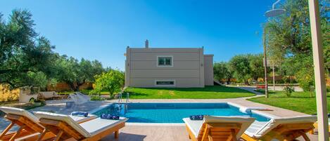 Alberca al aire libre