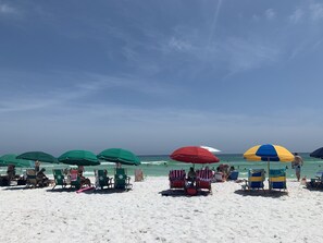 Beach nearby, sun-loungers - Dog-friendly, 2 bed/2ba with beach service for 4, Miramar Beach, FL by Destin (Miramar Beach)
