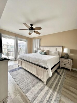 2 bedrooms, desk, iron/ironing board, free WiFi - Dog-friendly, 2 bed/2ba with beach service for 4, Miramar Beach, FL by Destin (Miramar Beach)
