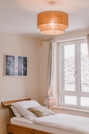 2 bedrooms, iron/ironing board, WiFi, bed sheets