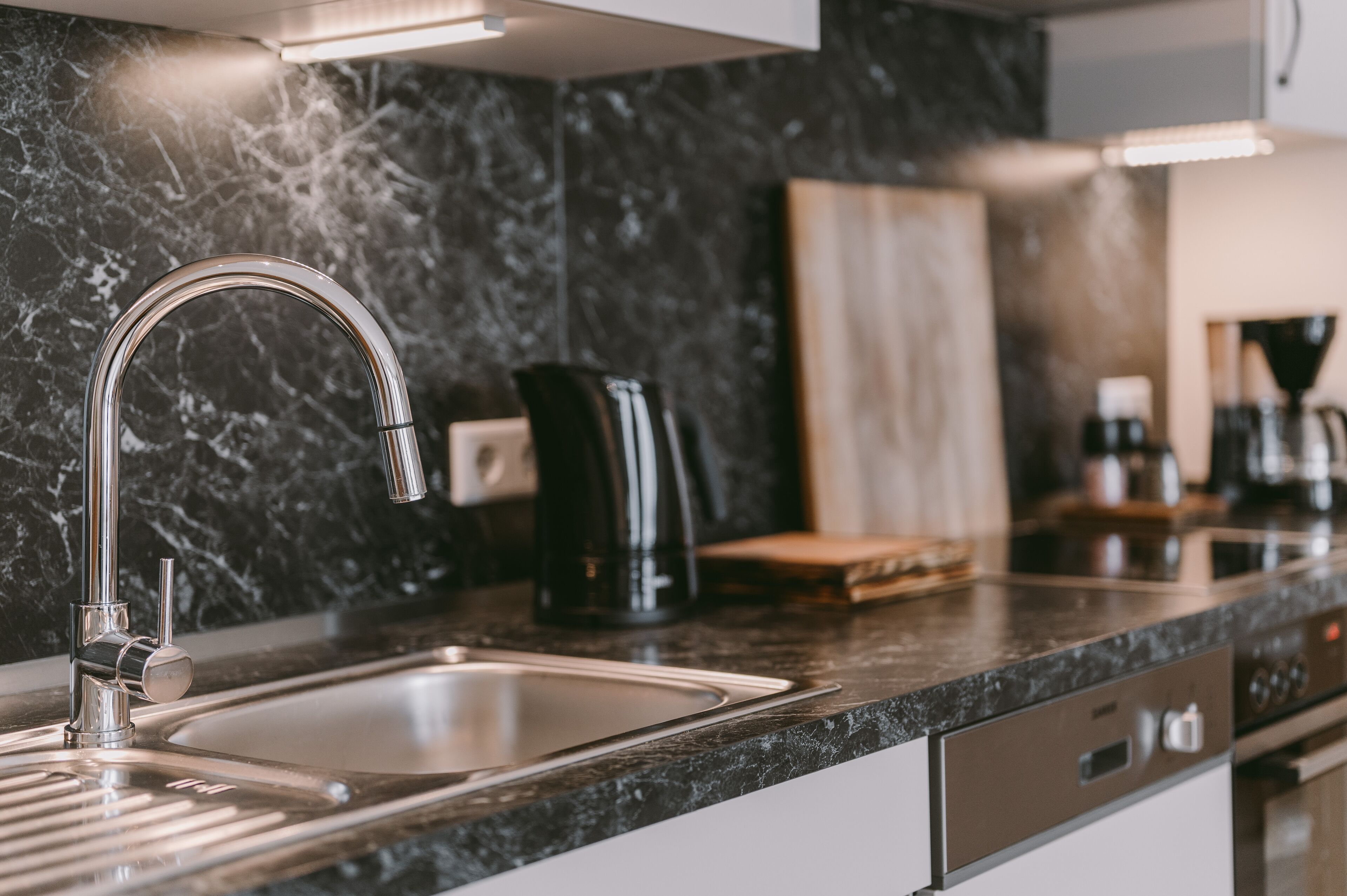 Kühlschrank, Ofen, Herdplatte, Geschirrspüler