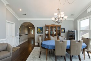 Dining - Luxury oasis with chef's dream kitchen and many outdoor spaces (Asheville)