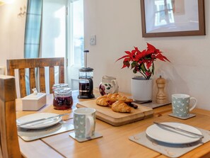 Dining - 1 bedroom accommodation in Langport, near Somerton (Langport, near Somerton)