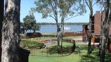 วิวริมน้ำ