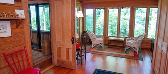 Family Retreat on Squam Lake, Tennis, Kayaks, Paddleboards, Dock.