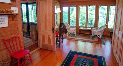 Family Retreat on Squam Lake, Tennis, Kayaks, Paddleboards, Dock.