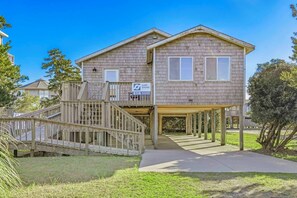 Unclassified image, 5 of 26, button