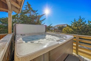Outdoor spa tub - Oceanside Home in Salvo w/ Hot Tub, Grill, and Screen Porch. Let Your Soulshine! (Salvo)