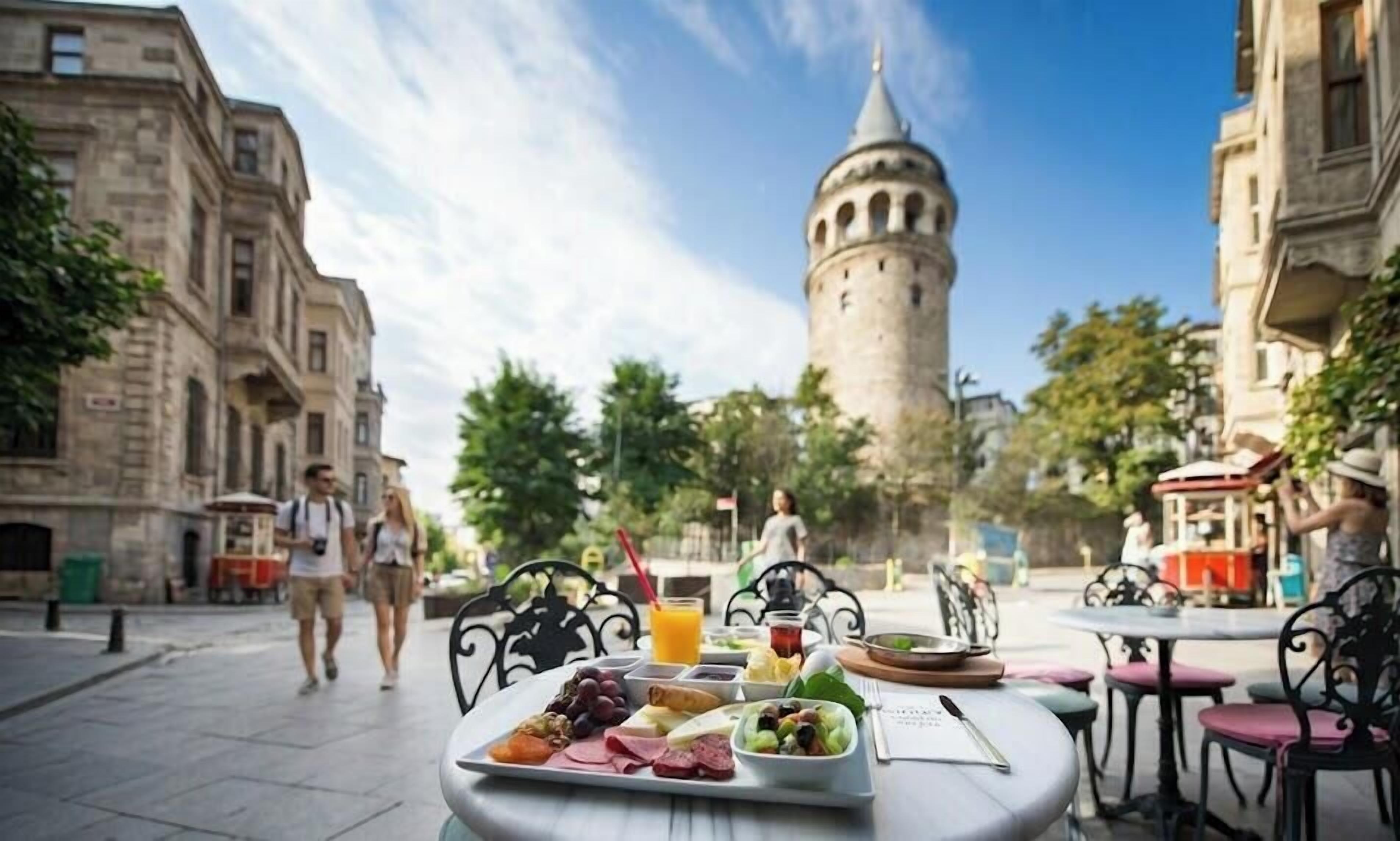 Daily cooked-to-order breakfast for a fee