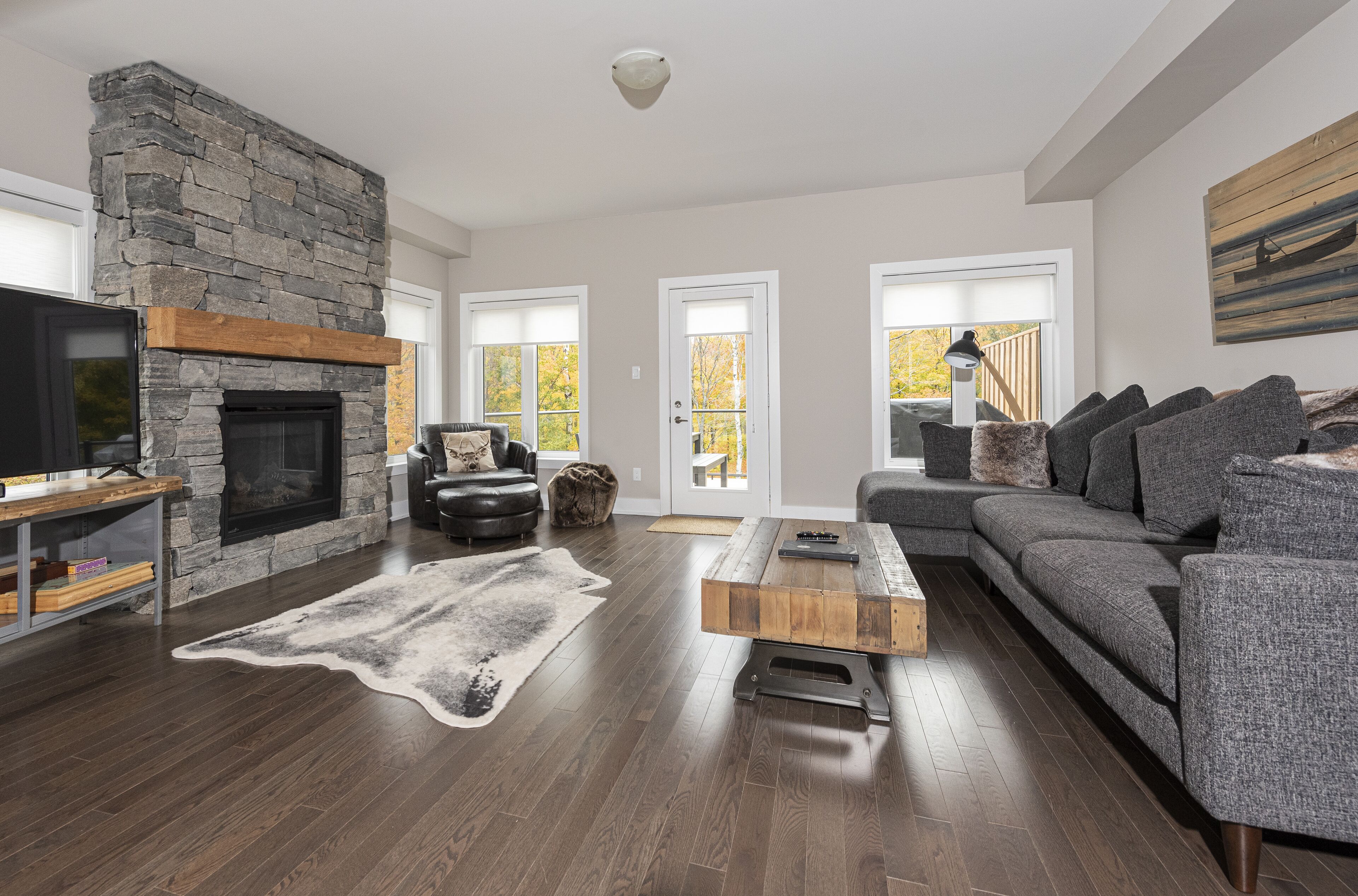 villa, 3 bedrooms | living area | 43-inch led tv with digital channels, tv, table football