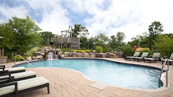 Seasonal outdoor pool, open 8:00 AM to 8:00 PM, free cabanas