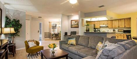 Una Smart TV, una chimenea, videojuegos, un reproductor de DVD