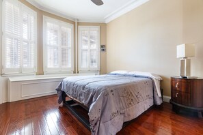 1 chambre, fer et planche à repasser, accès au Wi-Fi (inclus)