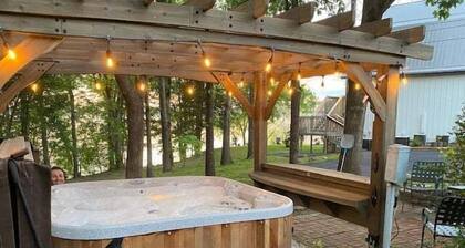 Suite Relaxation Steps to Table Rock! Near Big Cedar! Free Tickets Daily!