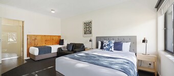 Hamilton Lakeside Motel