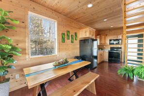 Fridge, microwave, oven, stovetop - Cabin in the Sky with an outdoor kitchen! (Bryant)