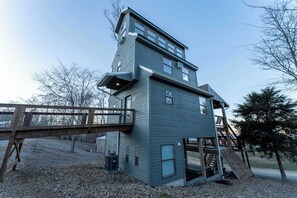 Exterior - Cabin in the Sky with an outdoor kitchen! (Bryant)