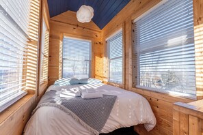 3 quartos, ferros/tábuas de passar roupa, Wi-Fi, roupa de cama