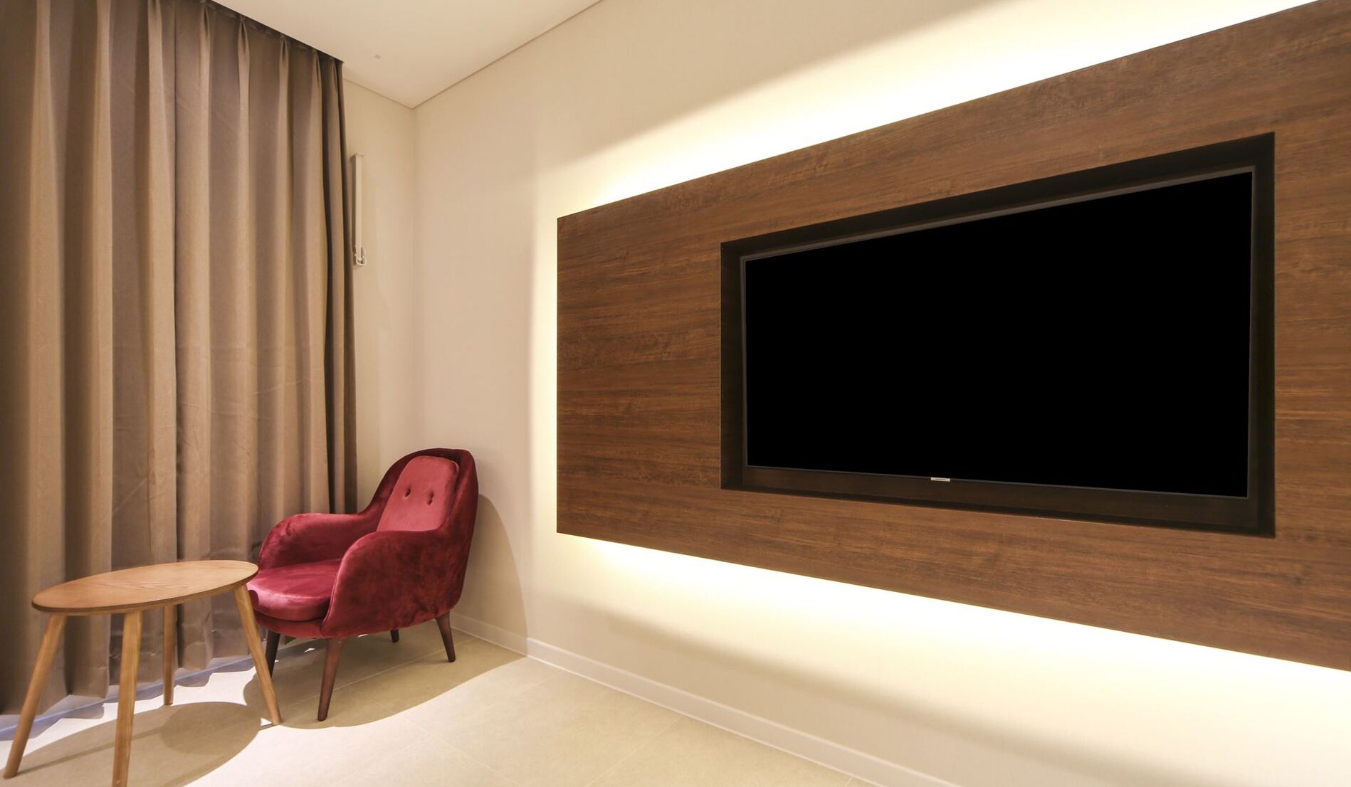 superior | premium bedding, down duvets, in-room safe, blackout curtains