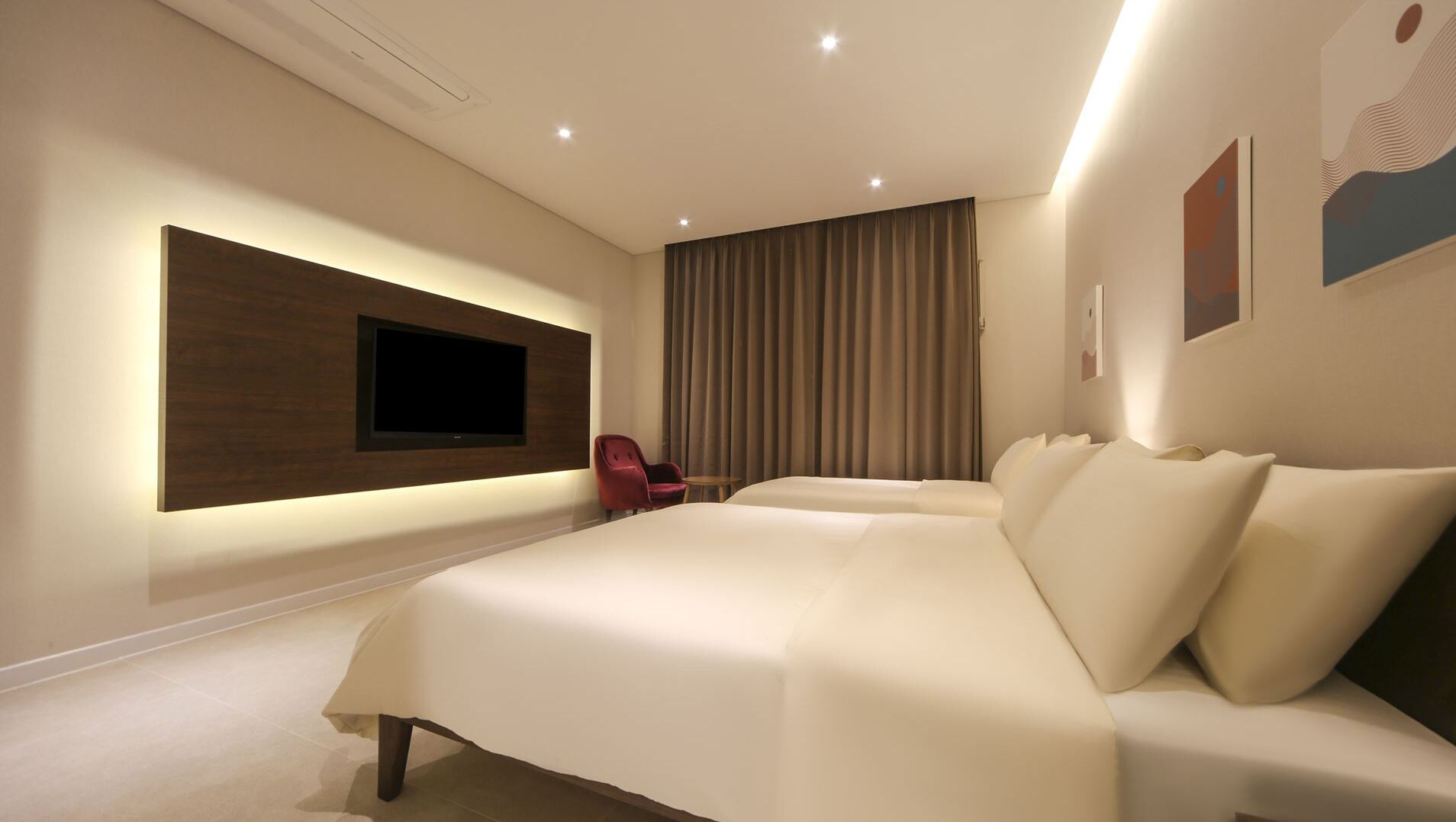 twin | premium bedding, down duvets, in-room safe, blackout curtains