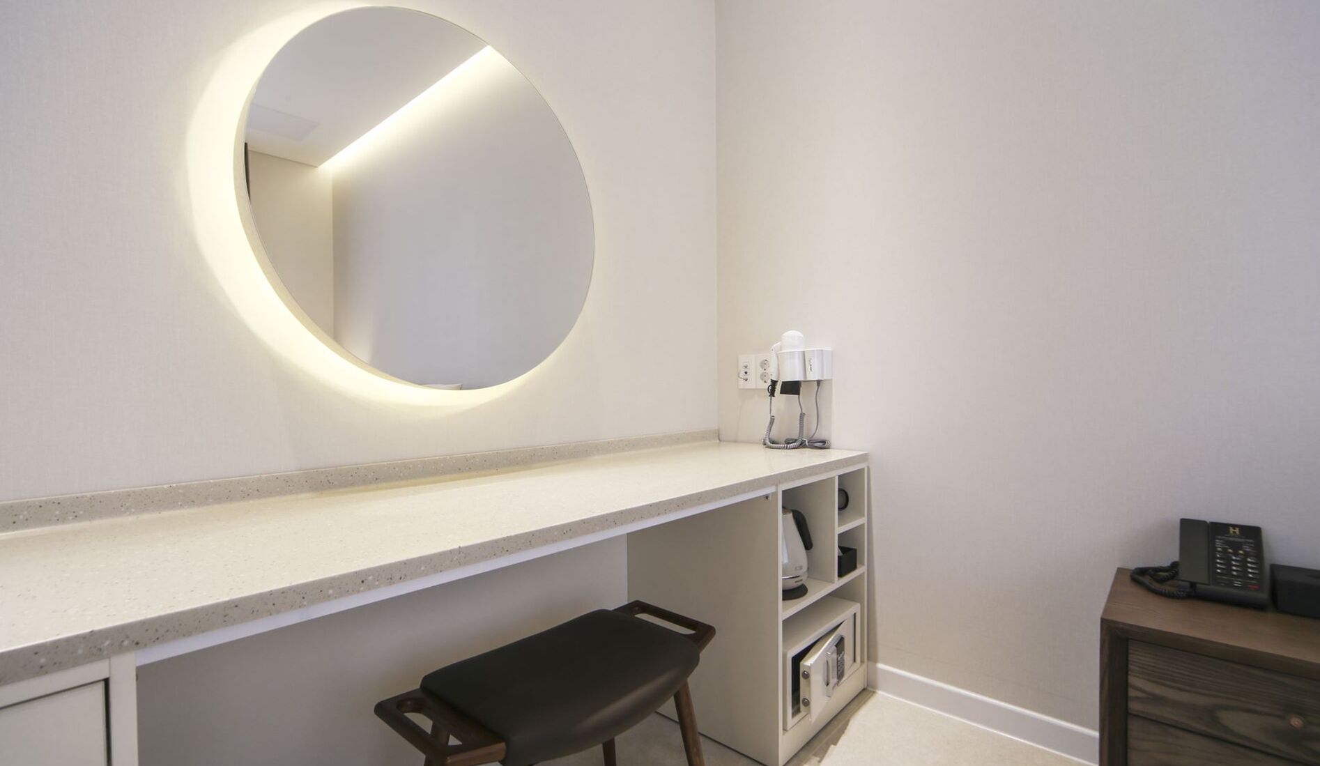 suite | premium bedding, down duvets, in-room safe, blackout curtains