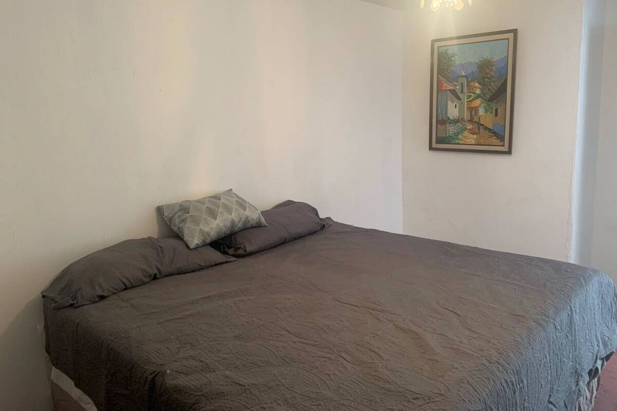 Habitación básica | 3 dormitorios, espacio para trabajar con un portátil, wifi gratis
