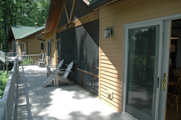 Comfort Cabin | Balcony view