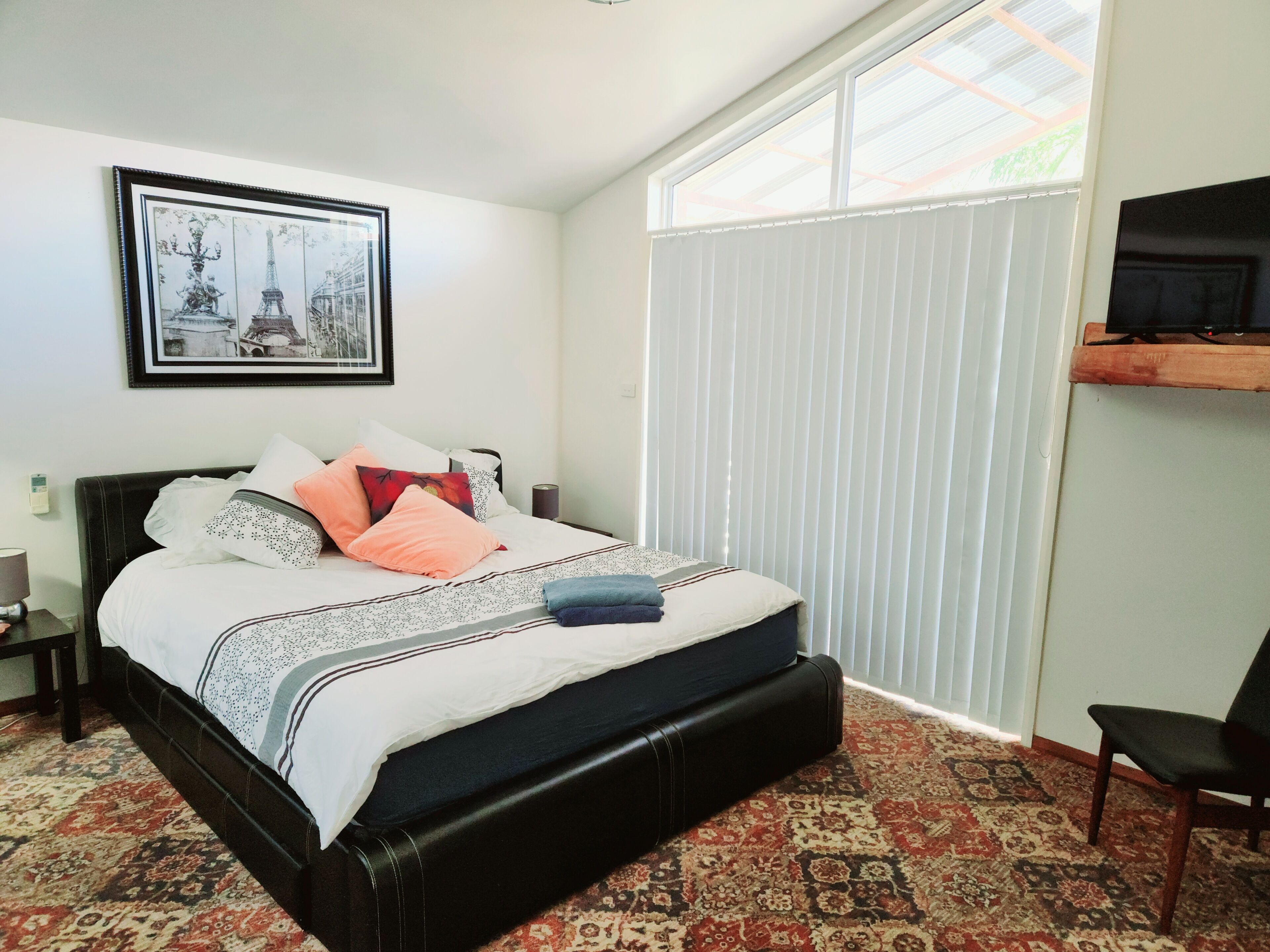 4 bedrooms, in-room safe, desk, iron/ironing board