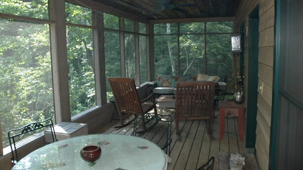 Comfort Cabin | Terrace/patio - Brickyard Cottage 1 by Winfield Inn (Bayfield)