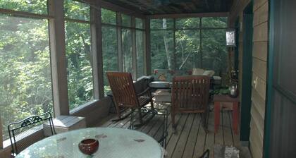 Brickyard Cottage 1 by Winfield Inn