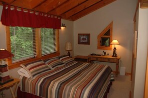 Comfort Cabin | 2 bedrooms, free WiFi, bed sheets - Brickyard Cottage 17 by Winfield Inn (Bayfield)