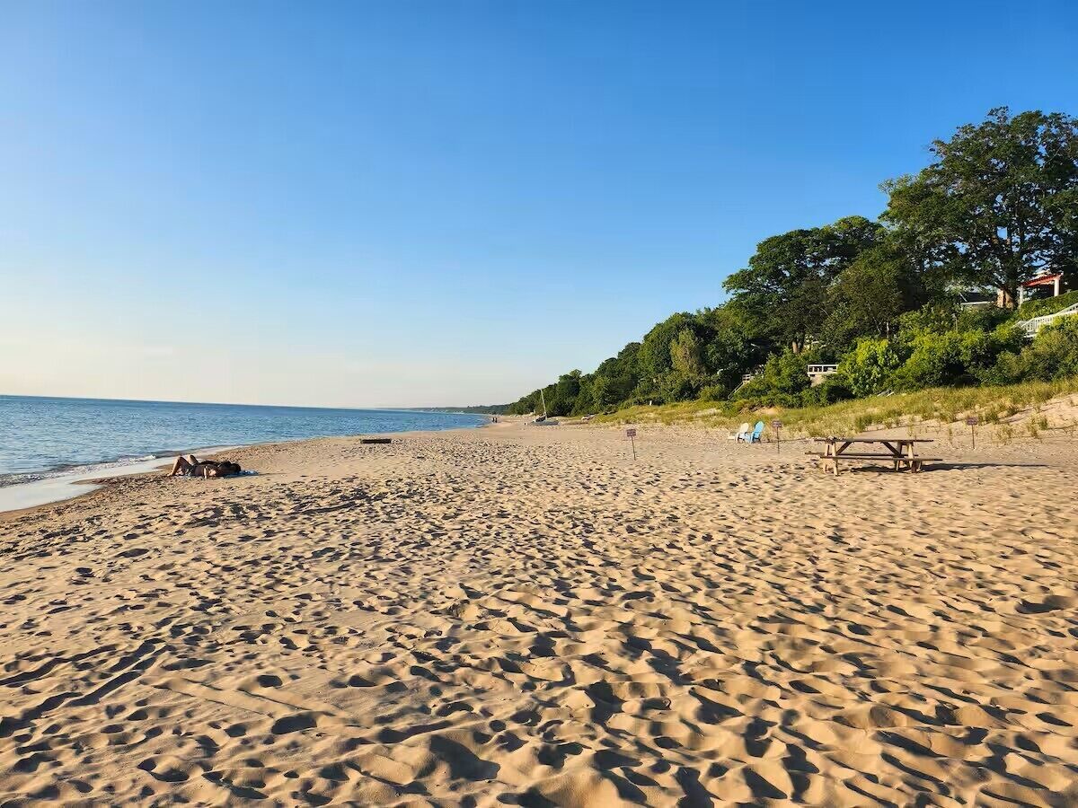 Plage à proximité, chaises longues