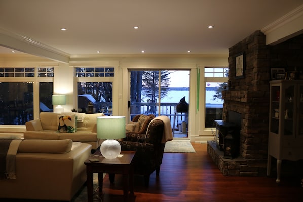 TV, fireplace, stereo