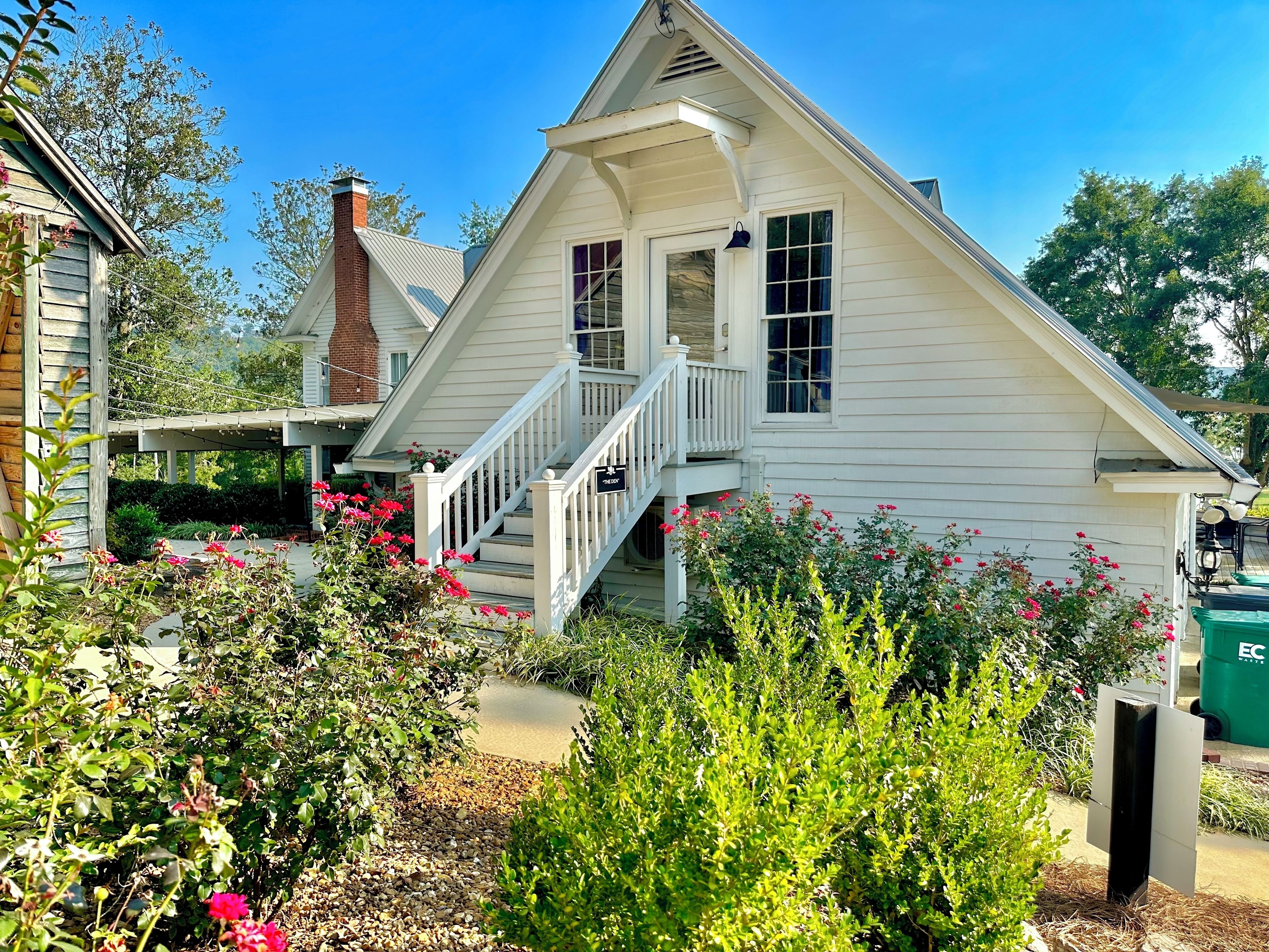 Spring Lakefront/Mountain Getaway at The Den - Hot tub & lake access!