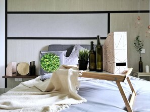 3 bedrooms, iron/ironing board, internet, bed sheets