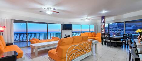 Smart TV, DVD player, books, stereo