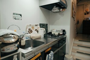 公寓 (Designer’s) | 私人厨房 | 冰箱、微波炉、炉灶、烤面包机