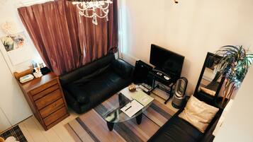 Designer's Apartment - Pet Friendly (Additional Fee)