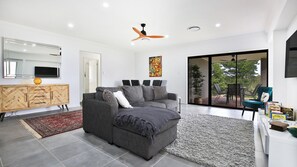 TV, Netflix, DVD player, books - Rockwall - Pet-Friendly - Fire Pit (Bundanoon)