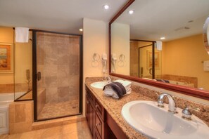 Bathroom - Mar Vista Grande 614 (North Myrtle Beach)