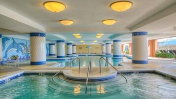 Apartment (3 Bedrooms) | Pool | Indoor pool, outdoor pool